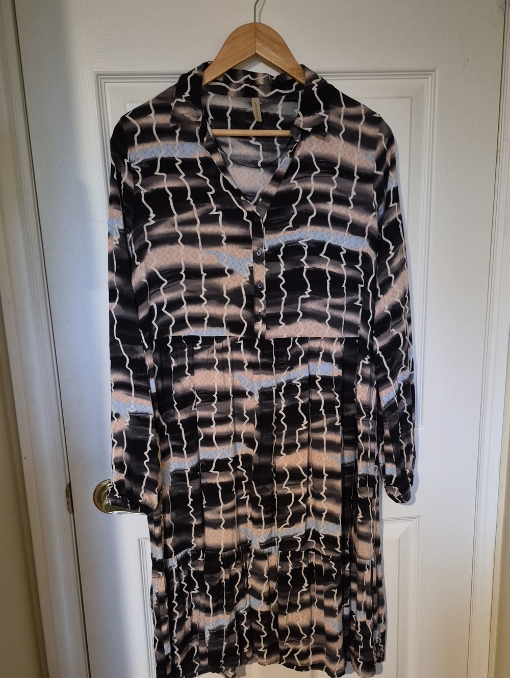 Soyaconcept Abstract Wave Print Tiered Tunic Shirt Dress - Size XL / 40